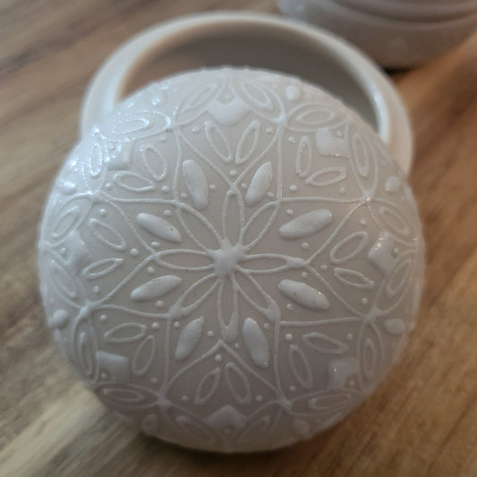 CREAM JEWELRY BOX - AUTHENTIC TALAVERA POTTERY